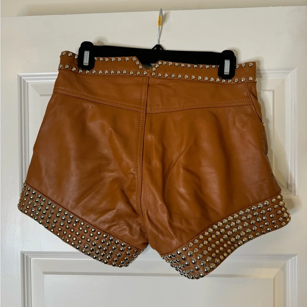 UNDERSTATED LEATHER - high-rise studded leather shorts - Picture 3 of 3